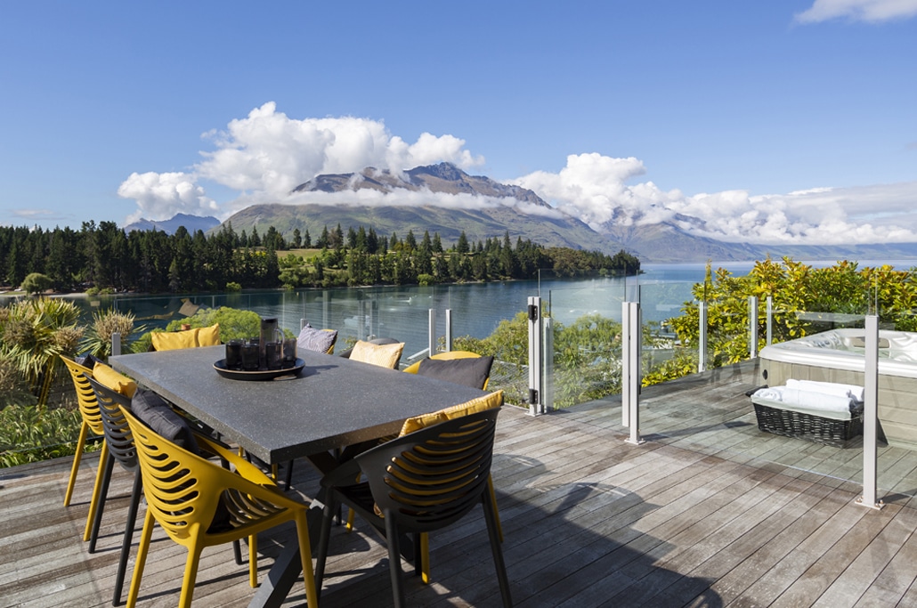18TheTerrace-Outdoor-Dining-Spa