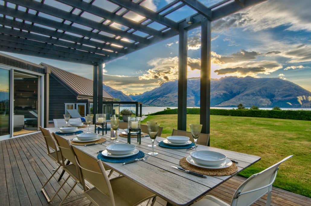 The-Long-House-Dining